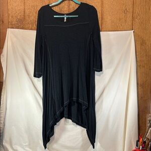 Mono Reno Black Women's Asymmetric Hem Tunic Top